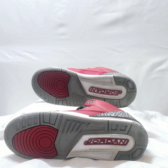 Air Jordan 3 Retro Red - Picture 3 of 7